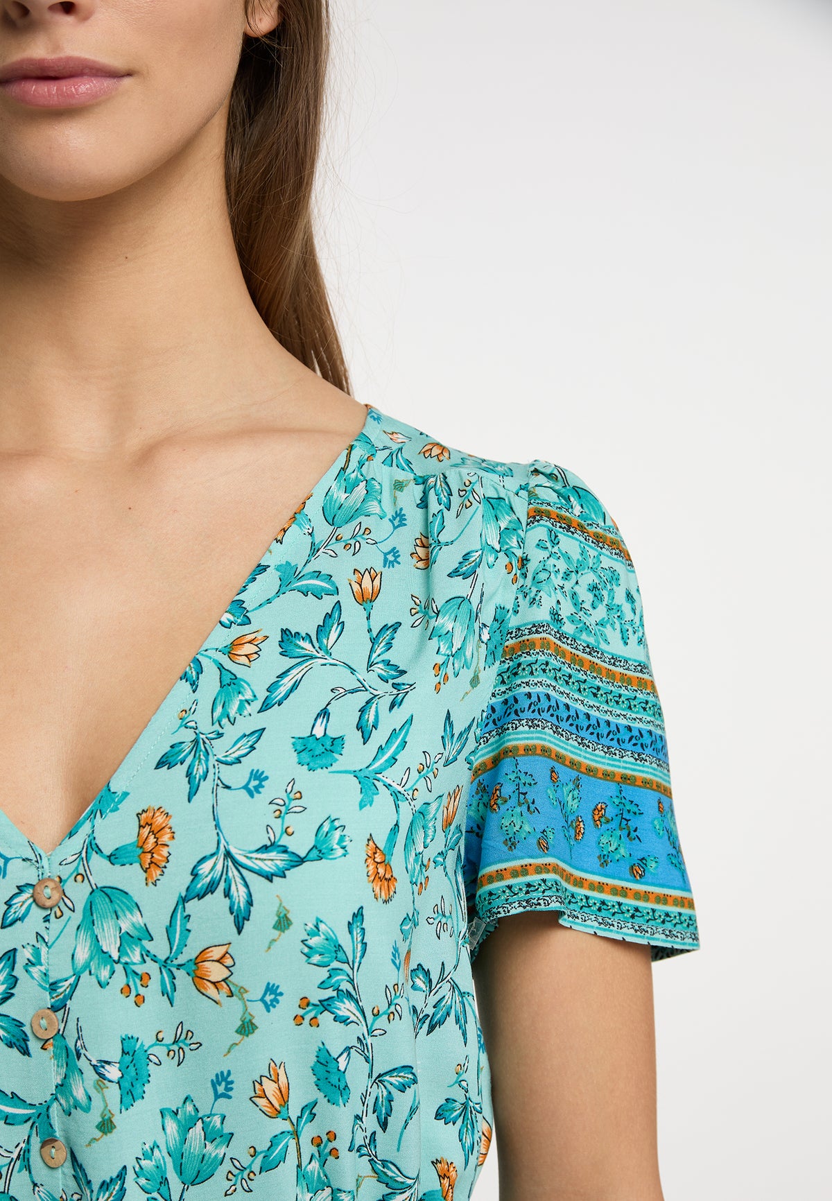 Esha Women's Short Sleeve Blouse