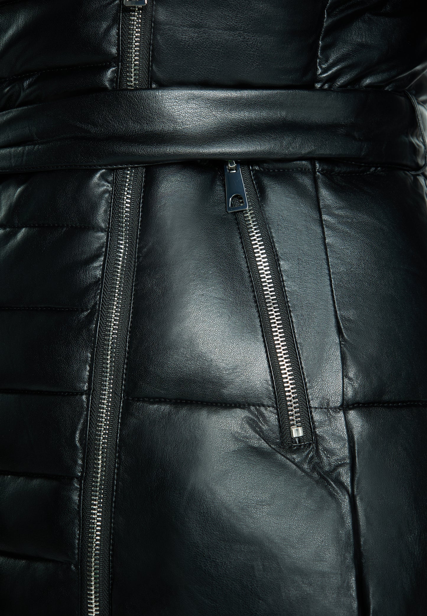 Długi pikowany płaszcz damski marki faina