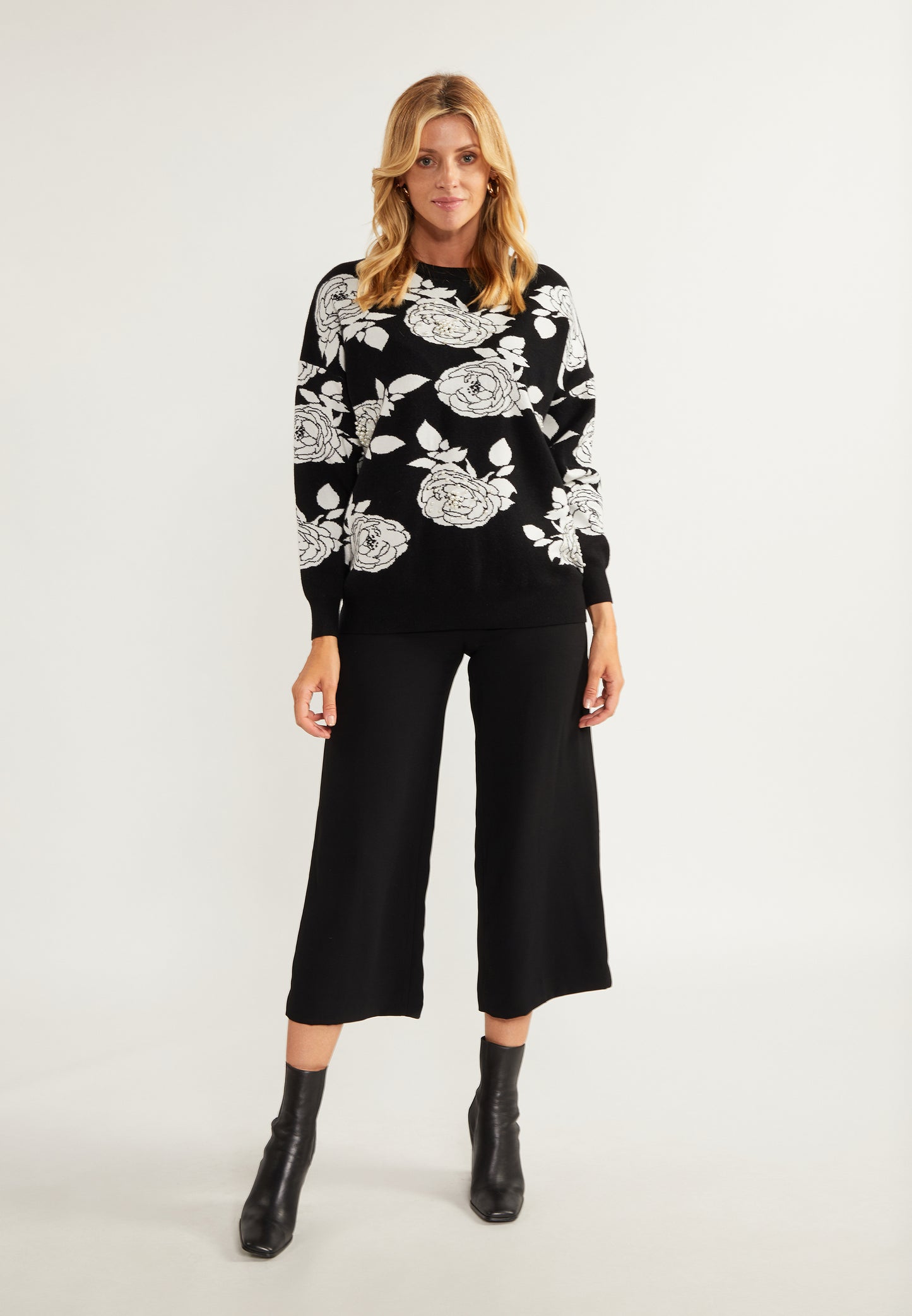 Albee Women's Sweater With Pearls