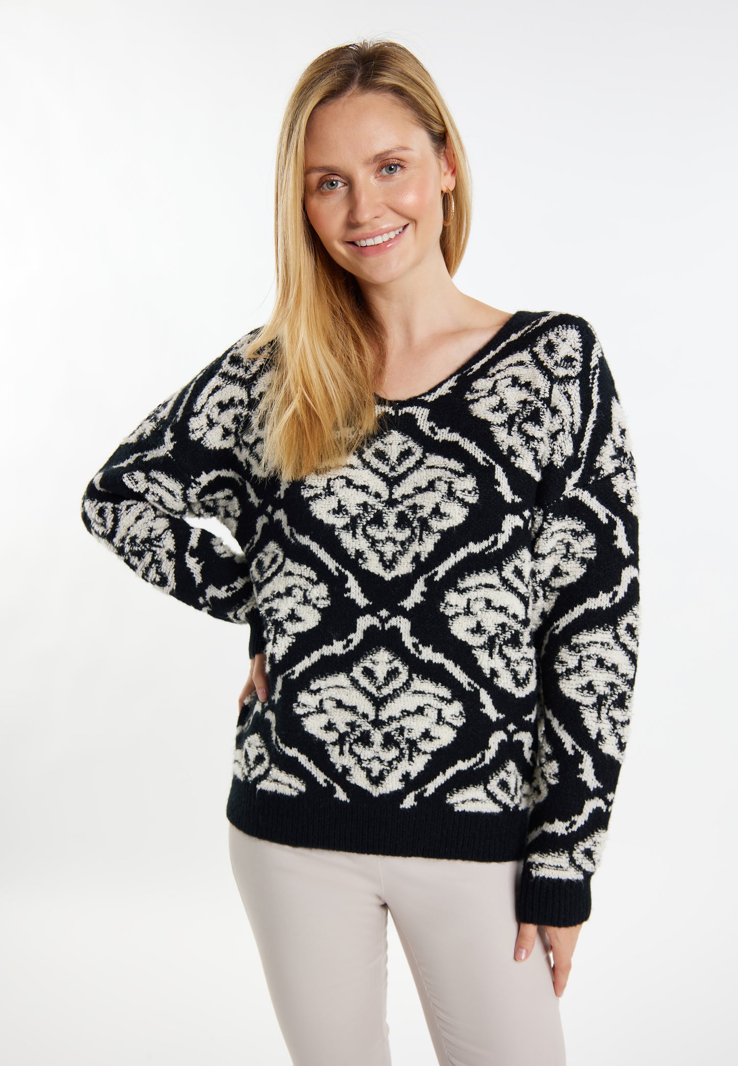 Jeona Women's Knitted Sweater