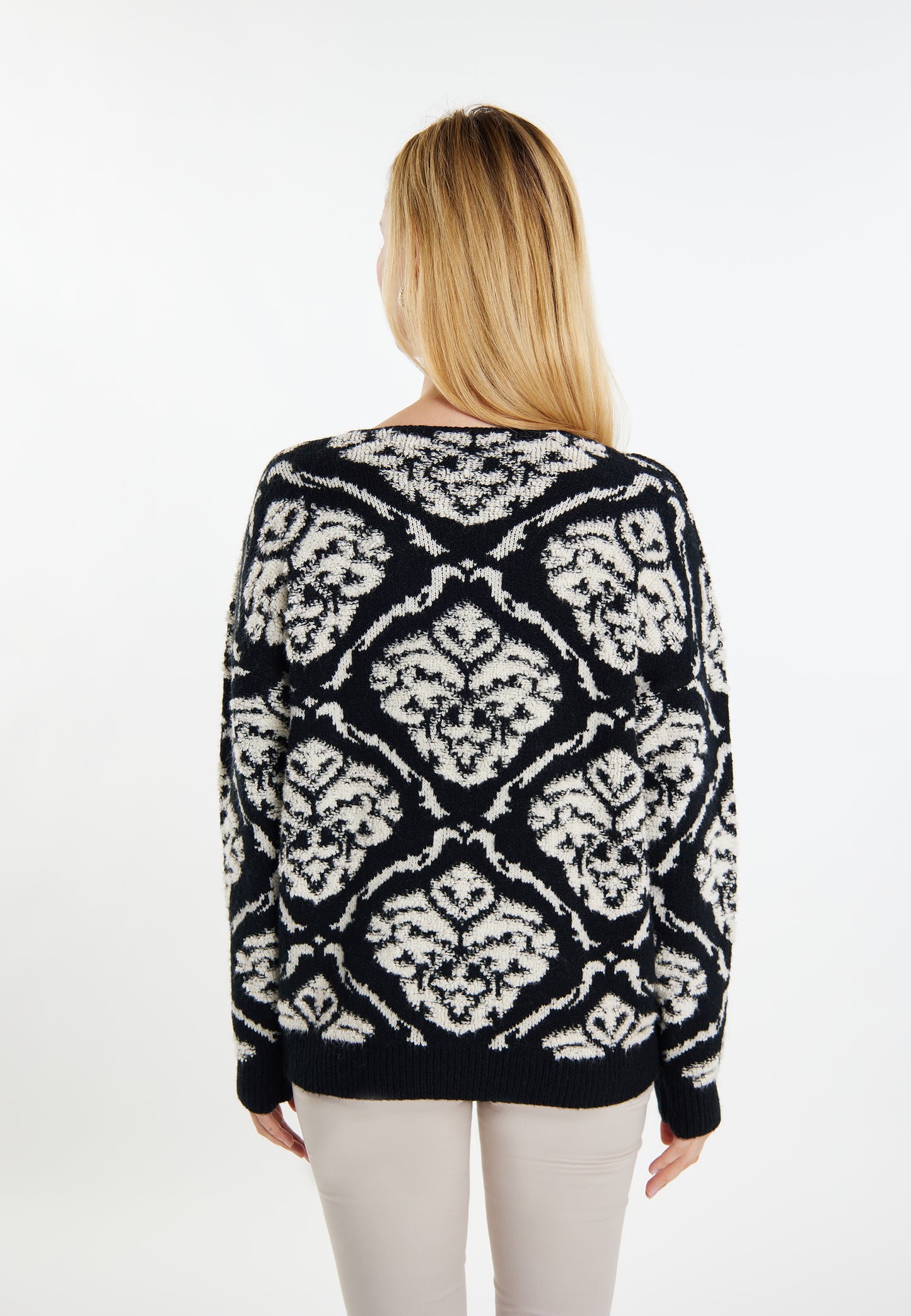 Jeona Women's Knitted Sweater
