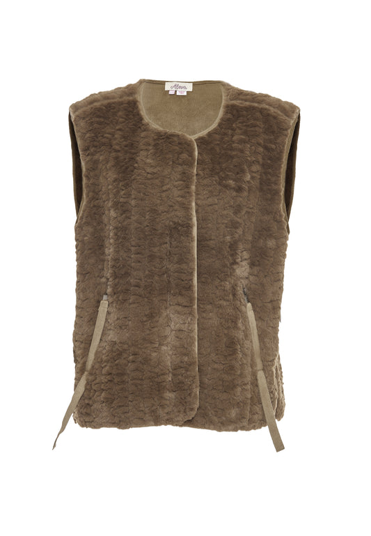 faina aleva Vest