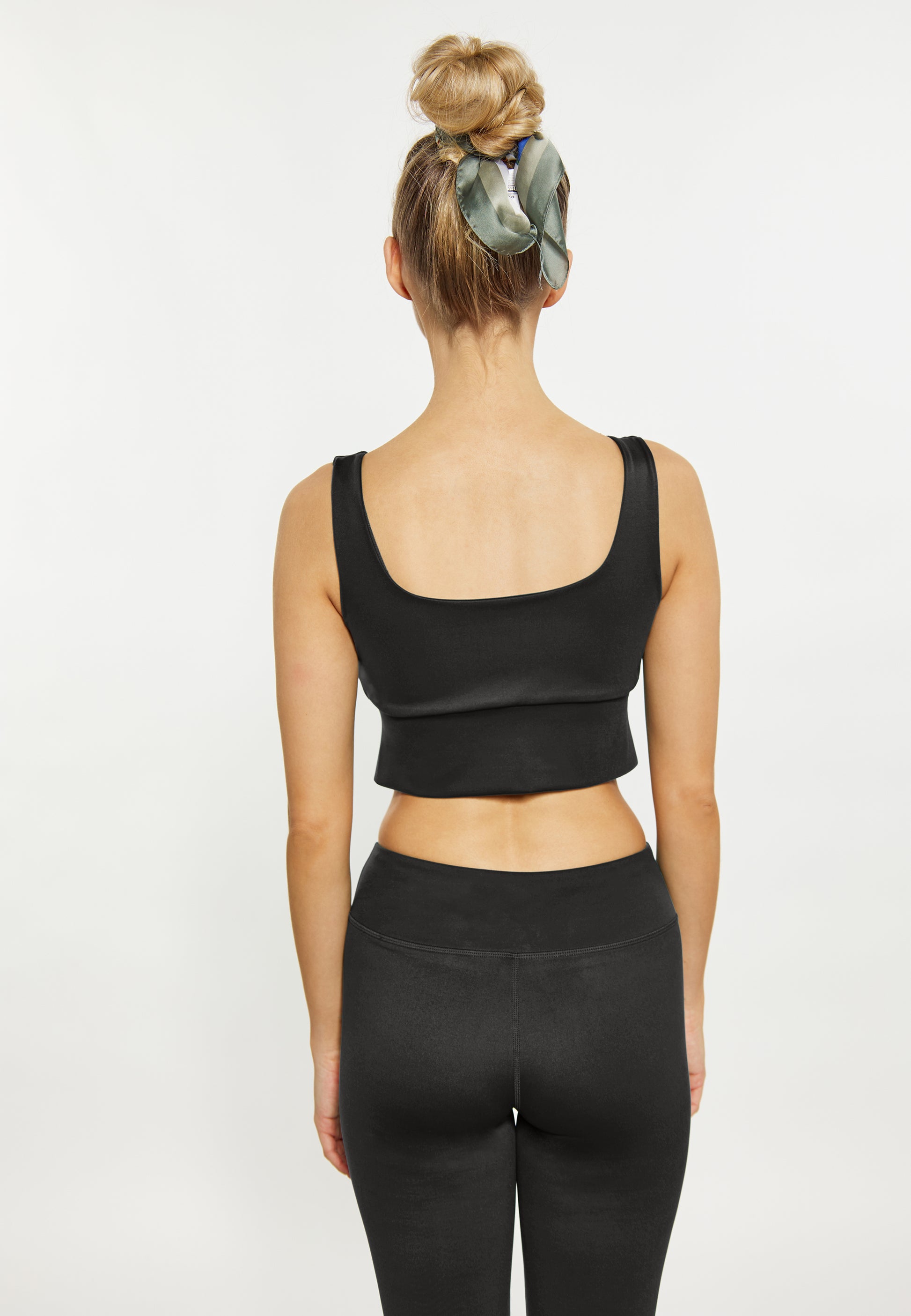 Top damski IZIA