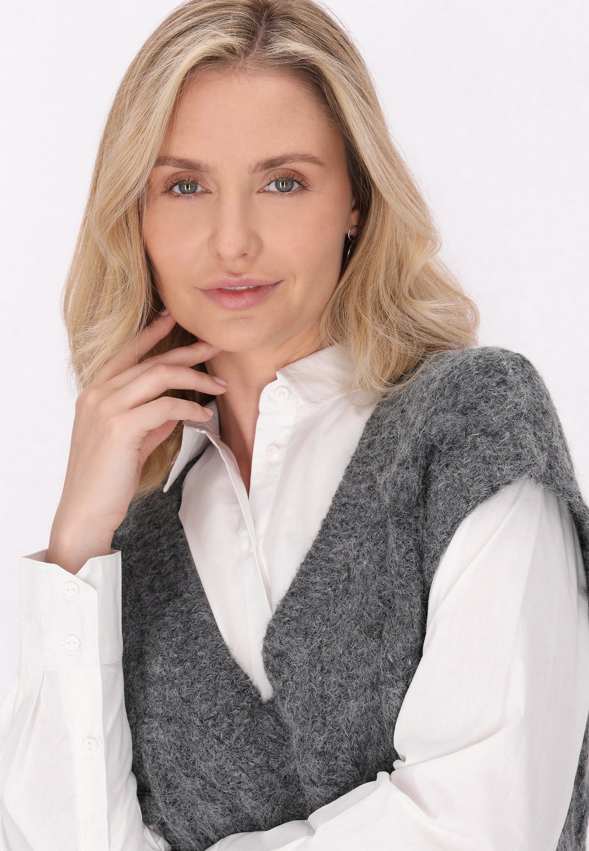 Ennia Women's Sweater Vest