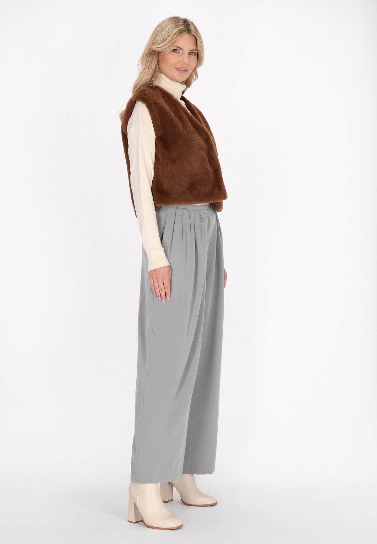 Risa Women's Vest