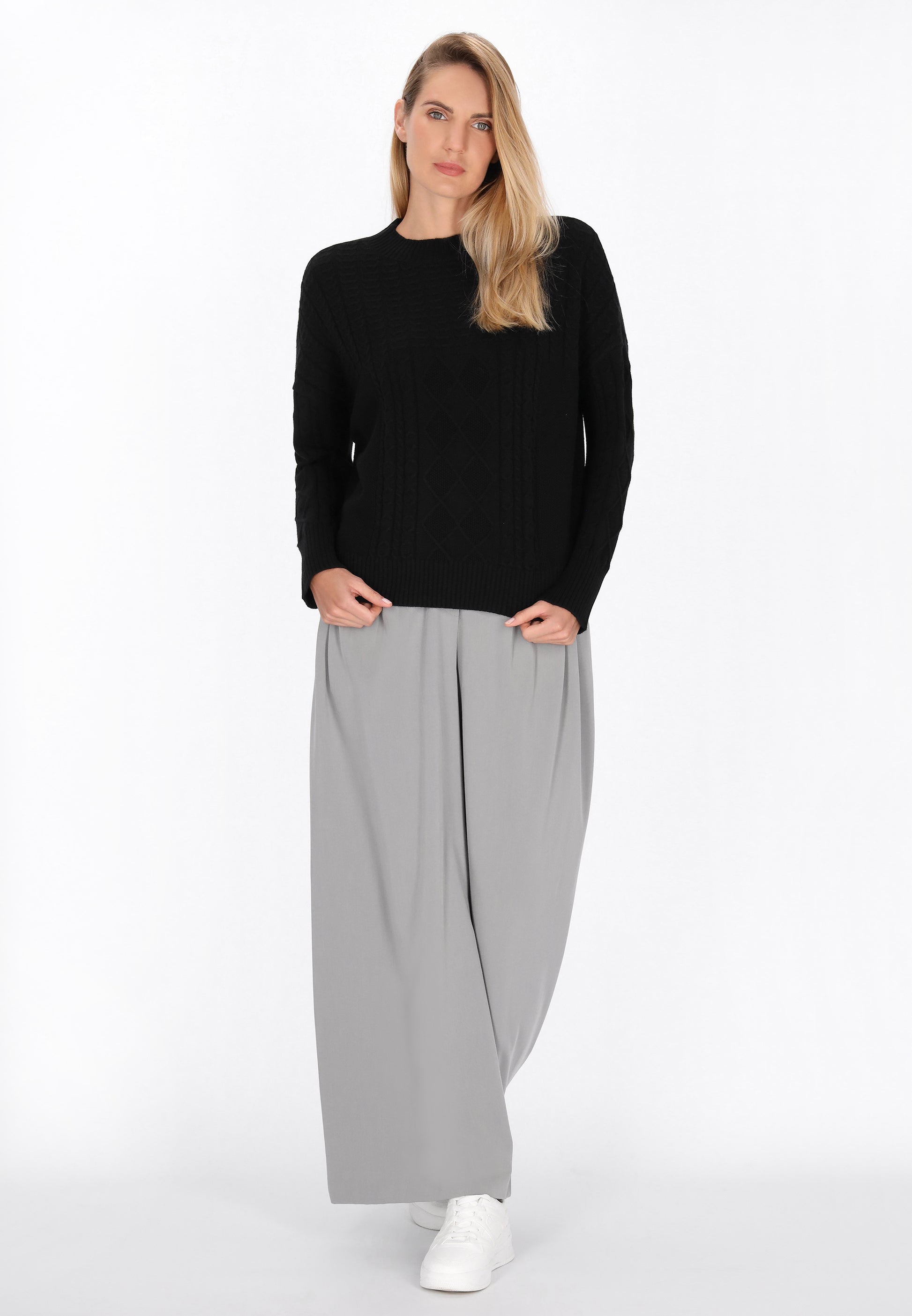 Vinaja Women's Sweater