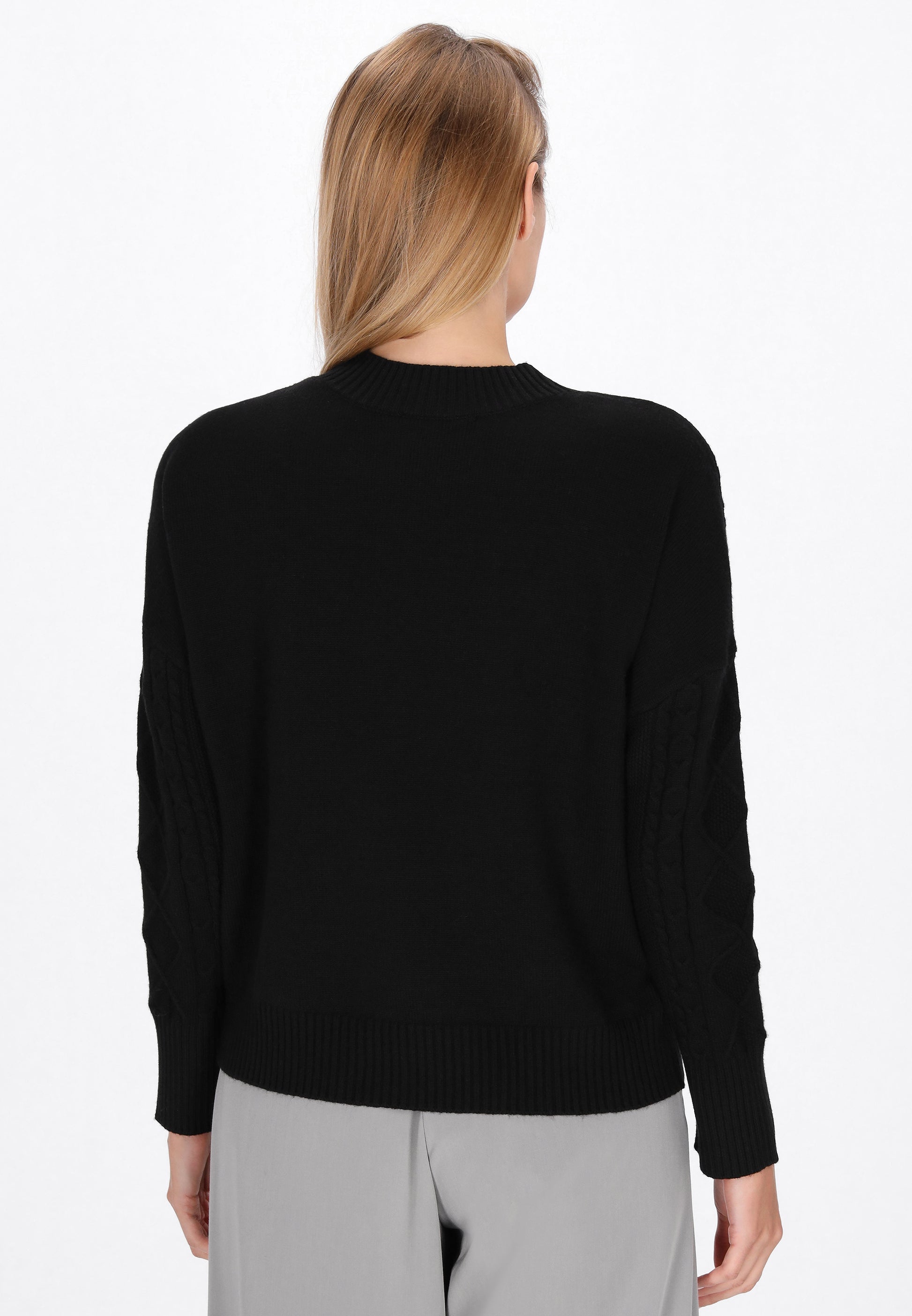Vinaja Women's Sweater