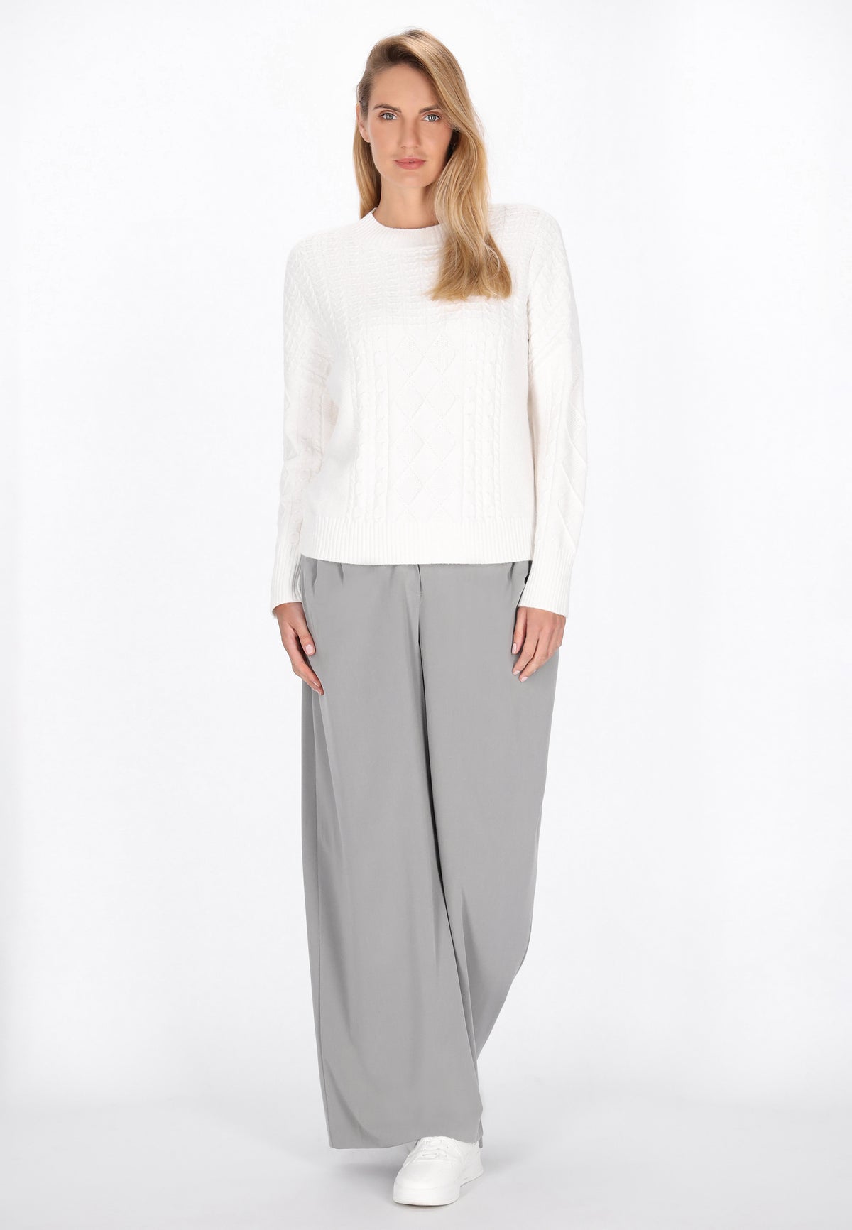 Vinaja Women's Sweater