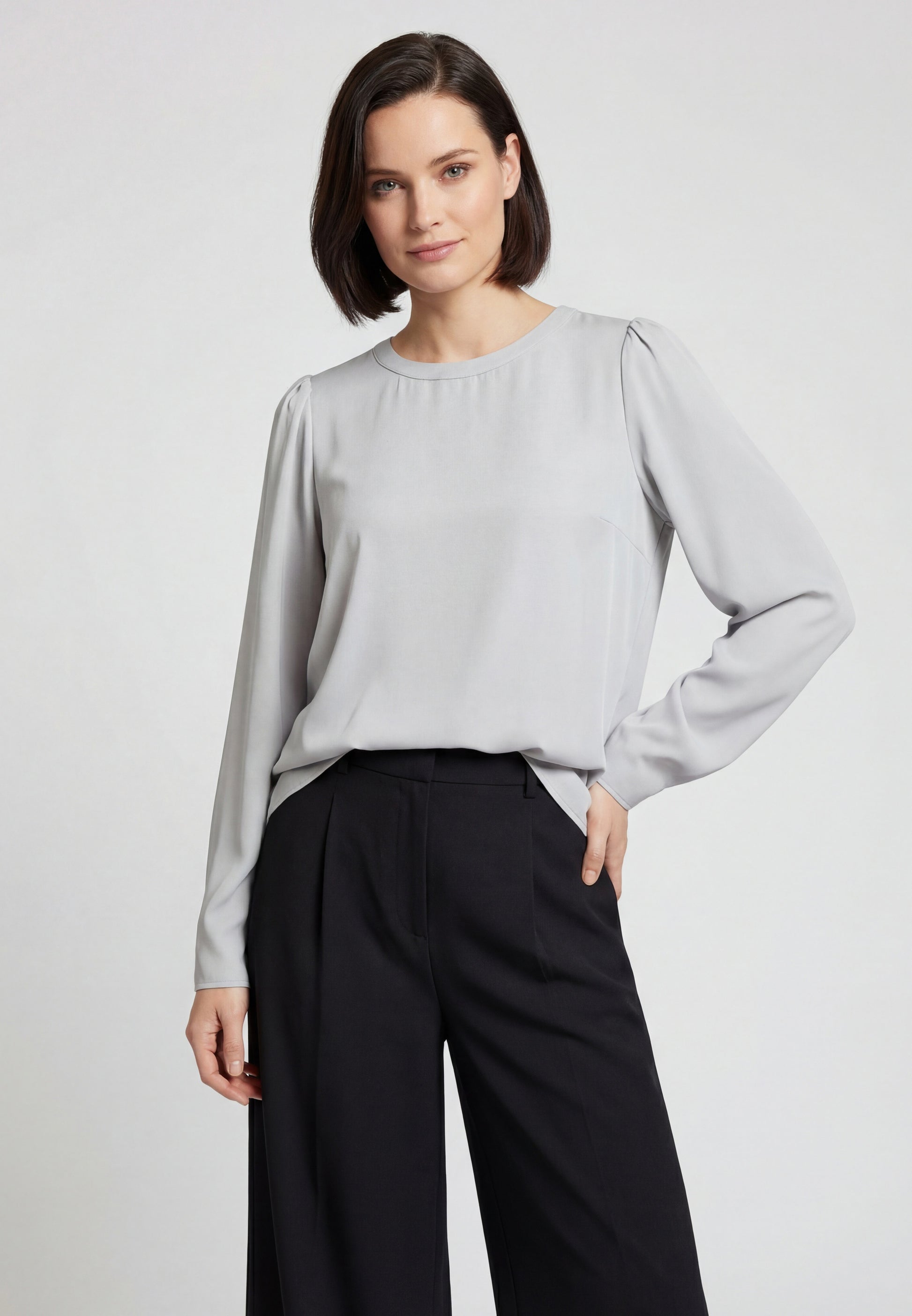 Lynnea Women's Long Sleeve Blouse