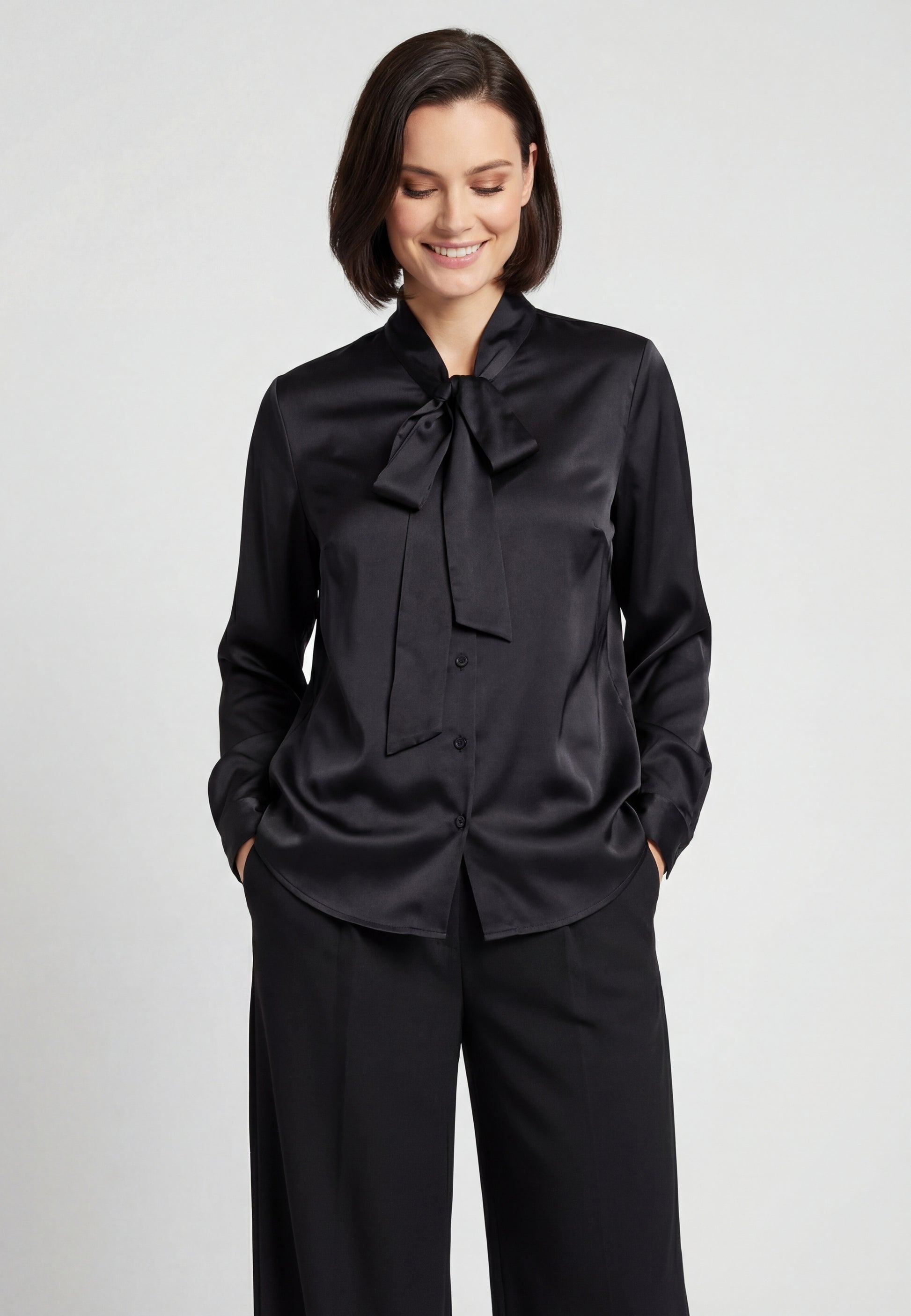 Lynnea Women's Long Sleeve Blouse