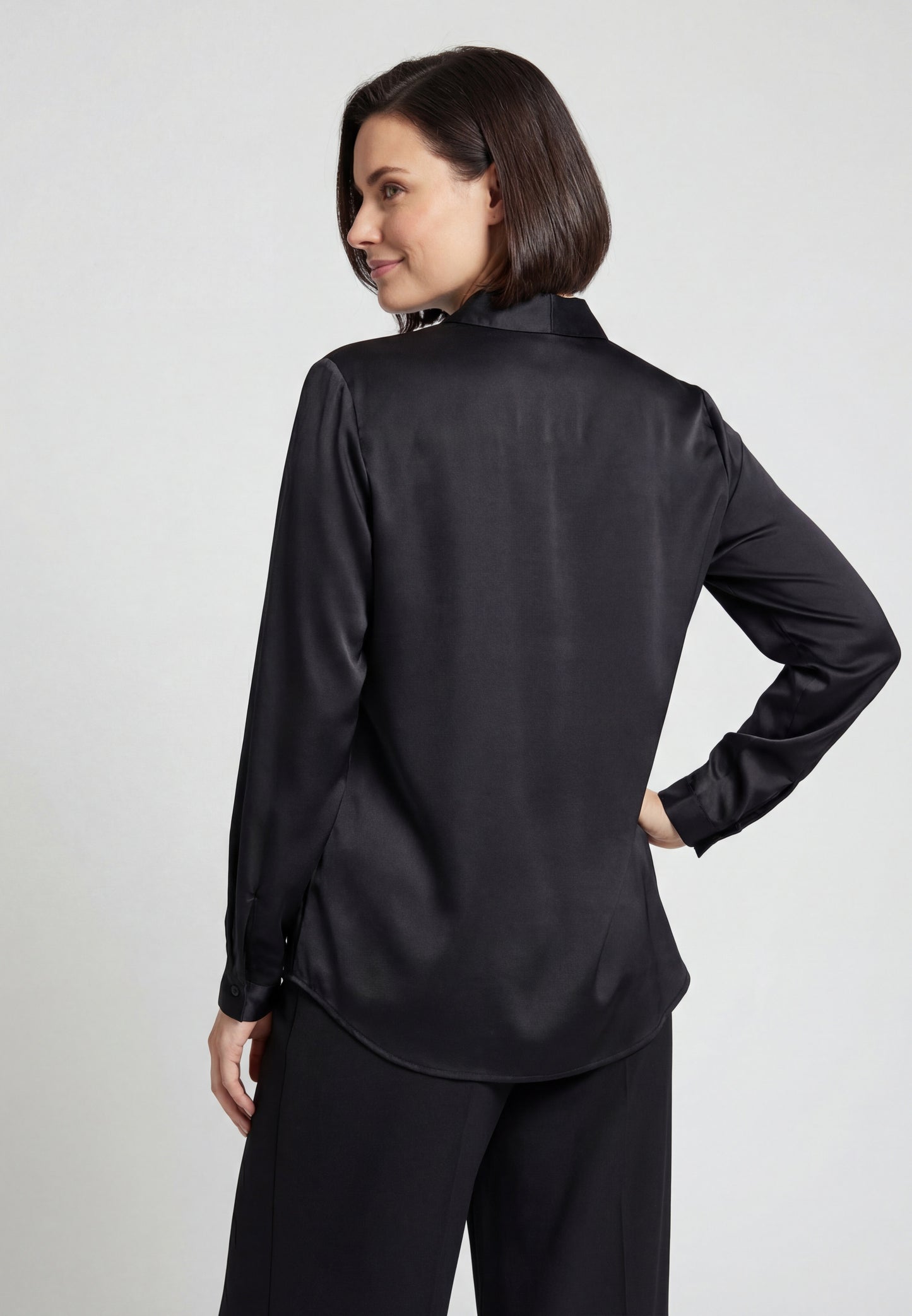 Lynnea Women's Long Sleeve Blouse