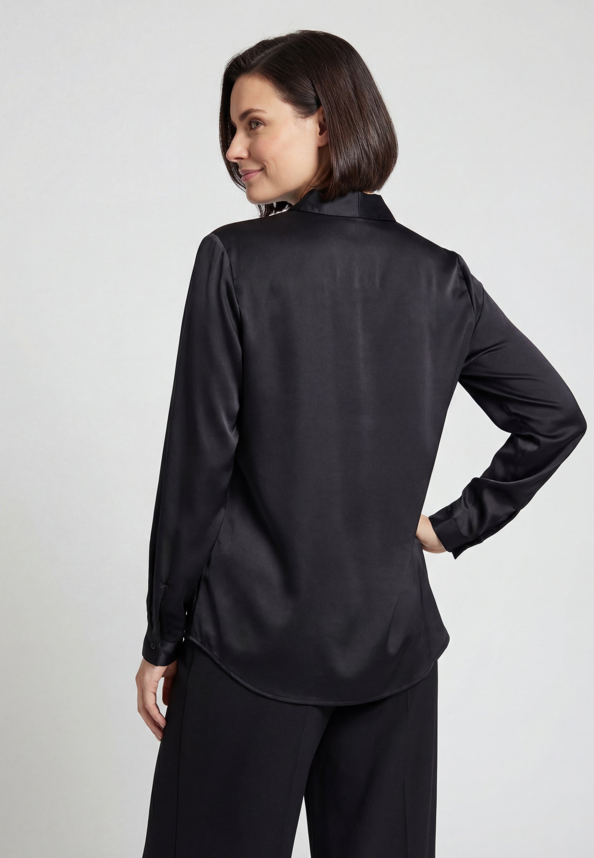 Lynnea Women's Long Sleeve Blouse