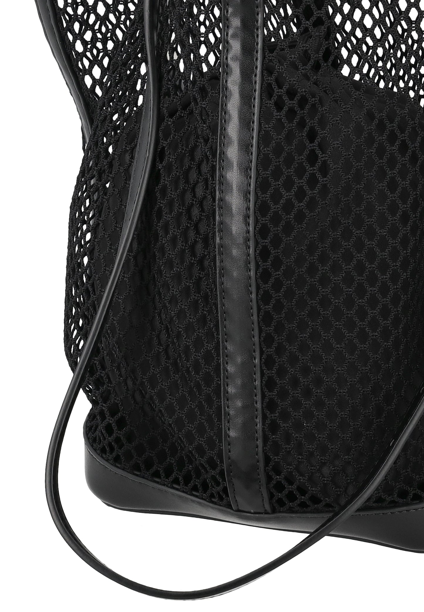 Naemi Bucket Bag